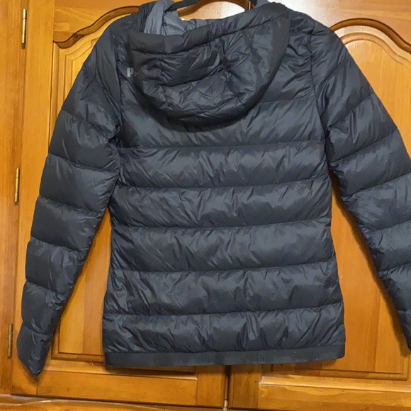 Women’s black puma puffer jacket new - Picture 3 of 3